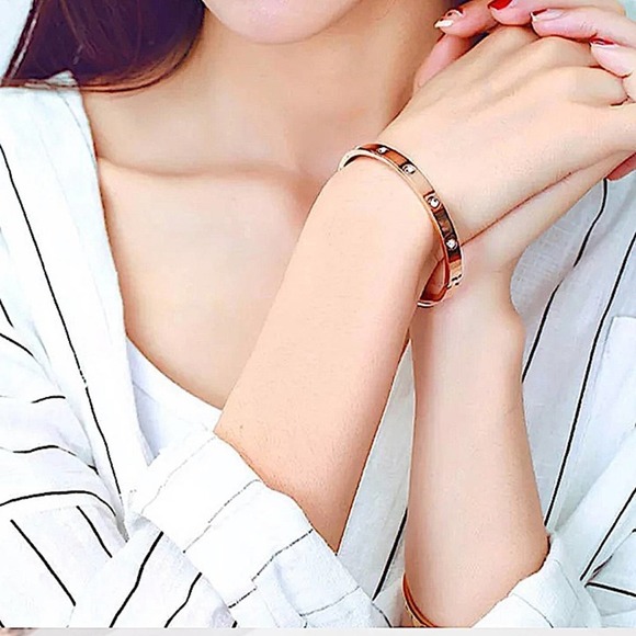 Screwdriver Love Rose Gold Bangle Bracelet Luxury with stones - Picture 5 of 6